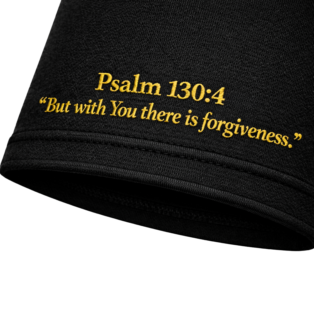 Sleeve scripture detail